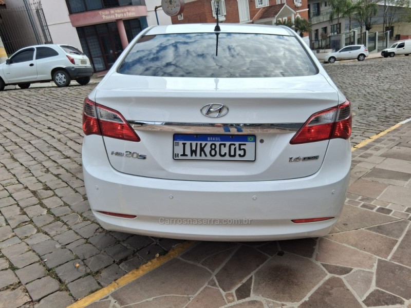 HB20S 1.6 COMFORT PLUS 16V FLEX 4P MANUAL - 2015 - FLORES DA CUNHA