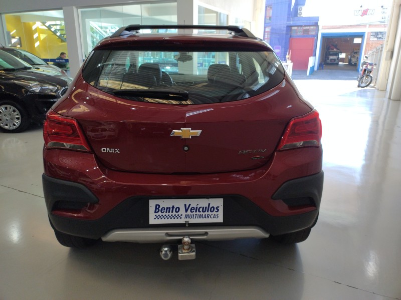 ONIX 1.4 MPFI ACTIV 8V FLEX 4P MANUAL - 2017 - BENTO GONçALVES