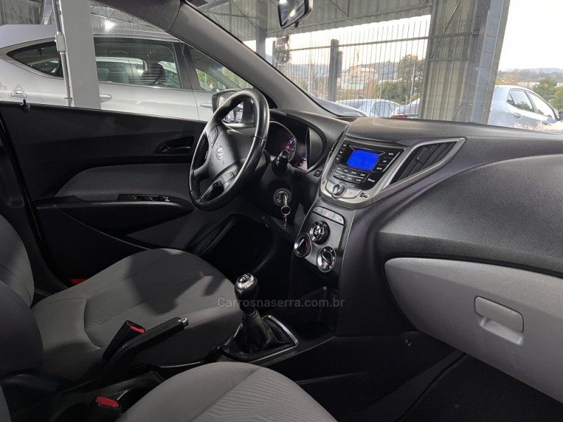 HB20 1.6 PREMIUM 16V FLEX 4P MANUAL - 2013 - BOM PRINCíPIO