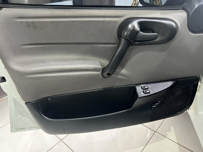 CORSA 1.0 MPFI CLASSIC SEDAN 8V GASOLINA 4P MANUAL - 2012 - PORTãO