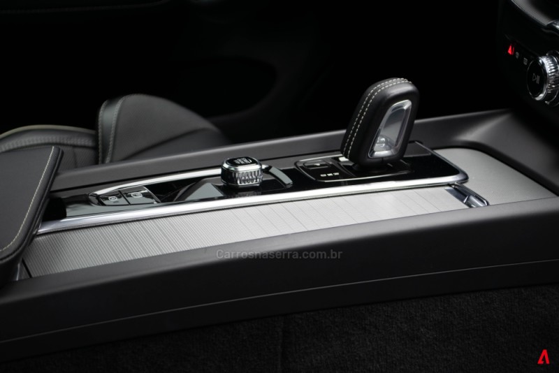 XC60 2.0 T6 R DESIGN TURBO GASOLINA 4P AUTOMÁTICO - 2022 - GARIBALDI