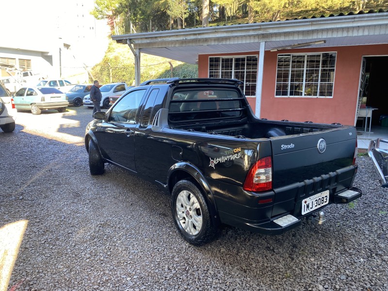STRADA 1.8 MPI TREKKING CE 8V FLEX 2P MANUAL - 2005 - CAXIAS DO SUL