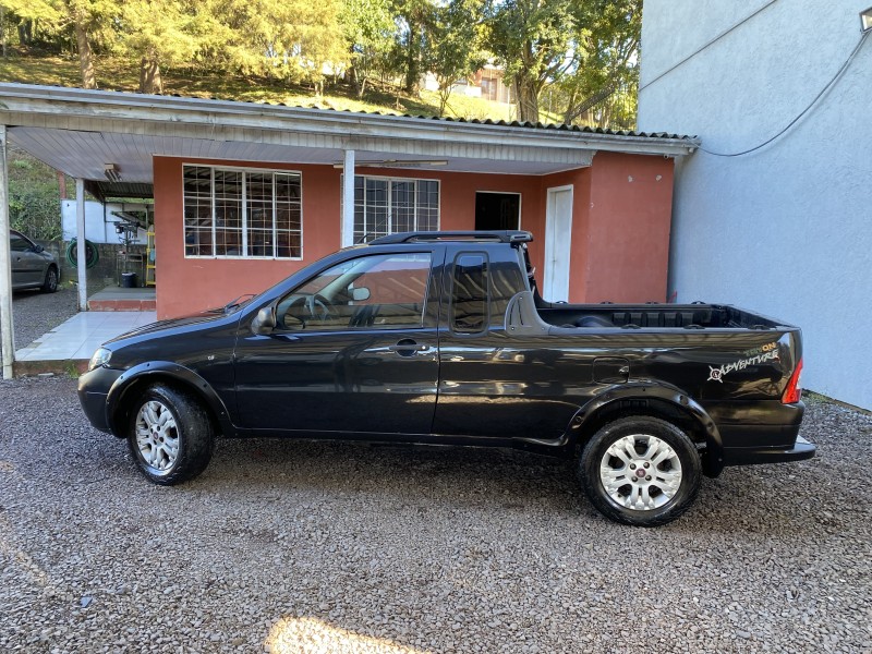 STRADA 1.8 MPI TREKKING CE 8V FLEX 2P MANUAL - 2005 - CAXIAS DO SUL