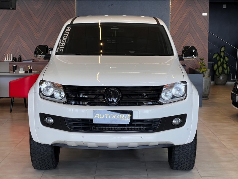 AMAROK 2.0 HIGHLINE 4X4 CD 16V TURBO INTERCOOLER DIESEL 4P AUTOMÁTICO - 2016 - CAMPO BOM