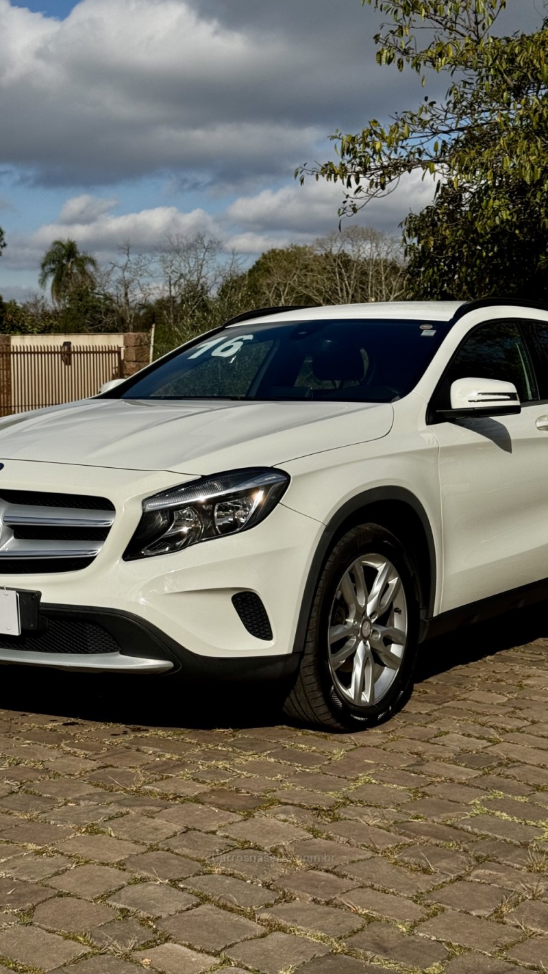 GLA 200 1.6 CGI STYLE 16V TURBO FLEX 4P AUTOMÁTICO - 2016 - LAJEADO