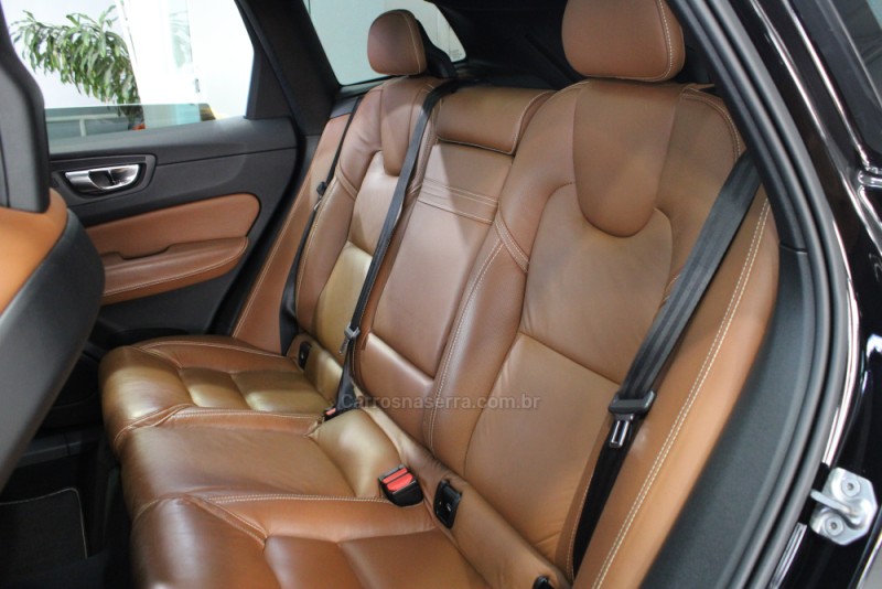 XC60 2.0 T5 R DESIGN TURBO GASOLINA 4P AUTOMÁTICO - 2018 - CAXIAS DO SUL