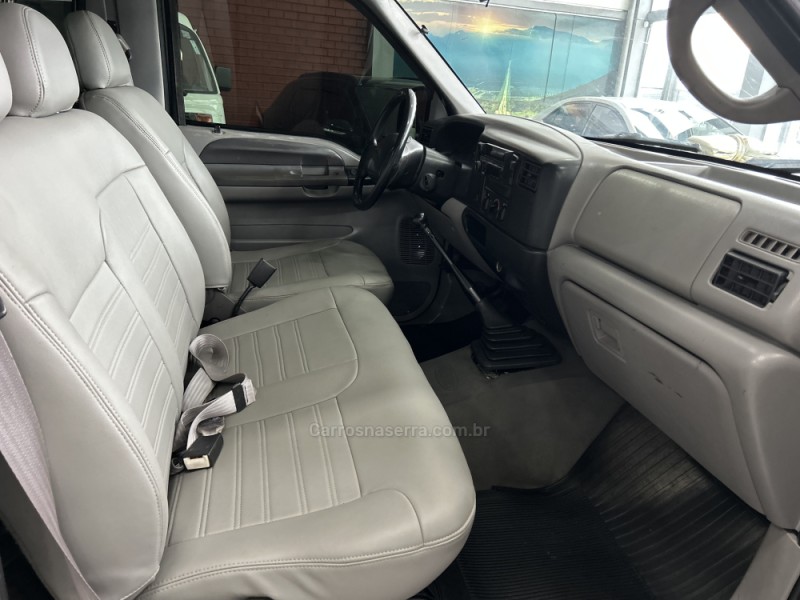 F-250 4.2 XL 4X2 CS V6 GASOLINA 2P MANUAL - 2000 - TAQUARA