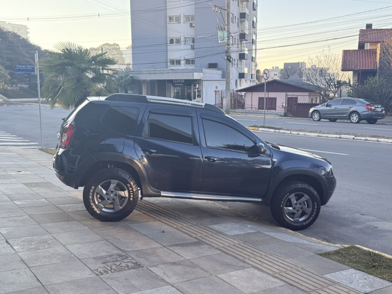 DUSTER 2.0 DYNAMIQUE 4X4 16V FLEX 4P MANUAL - 2012 - FARROUPILHA