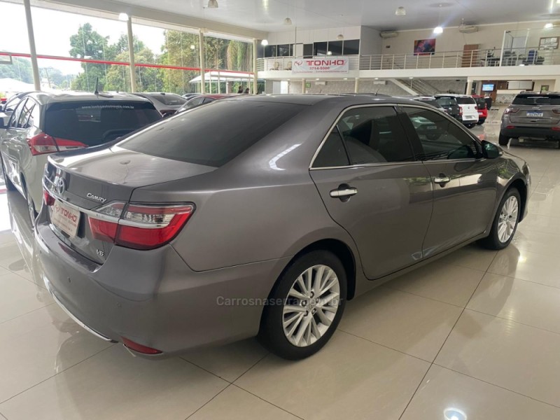 CAMRY 3.5 XLE V6 24V GASOLINA 4P AUTOMÁTICO - 2016 - LAJEADO
