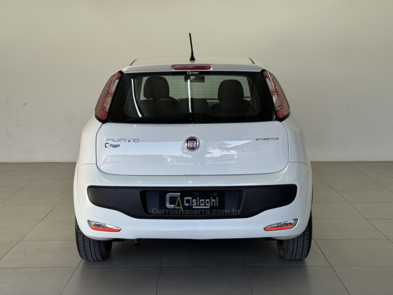 PUNTO 1.4 ATTRACTIVE 8V FLEX 4P MANUAL - 2017 - CARLOS BARBOSA