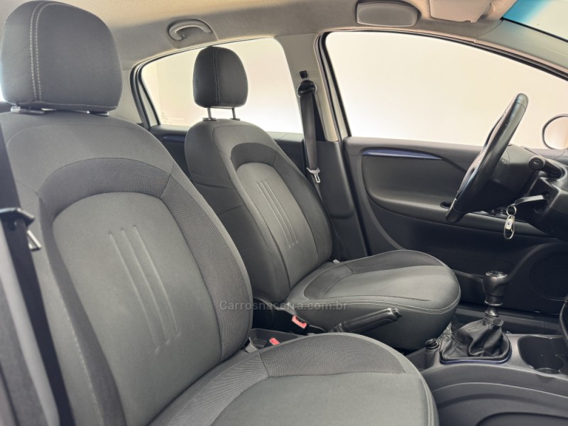 PUNTO 1.4 ATTRACTIVE 8V FLEX 4P MANUAL - 2017 - CARLOS BARBOSA