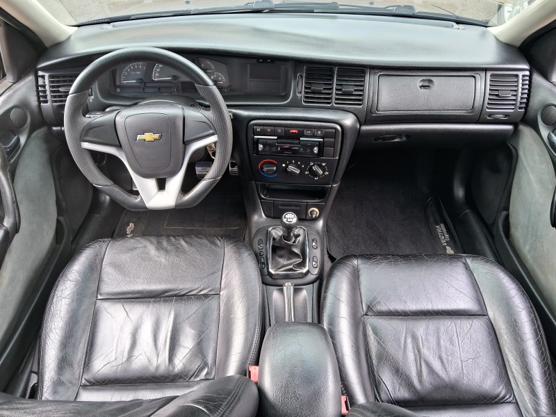 VECTRA 2.0 MPFI EXPRESSION 8V GASOLINA 4P MANUAL - 2005 - SãO SEBASTIãO DO CAí