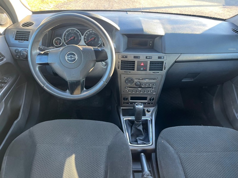 VECTRA 2.0 MPFI GT HATCH 8V FLEX 4P MANUAL - 2010 - FARROUPILHA