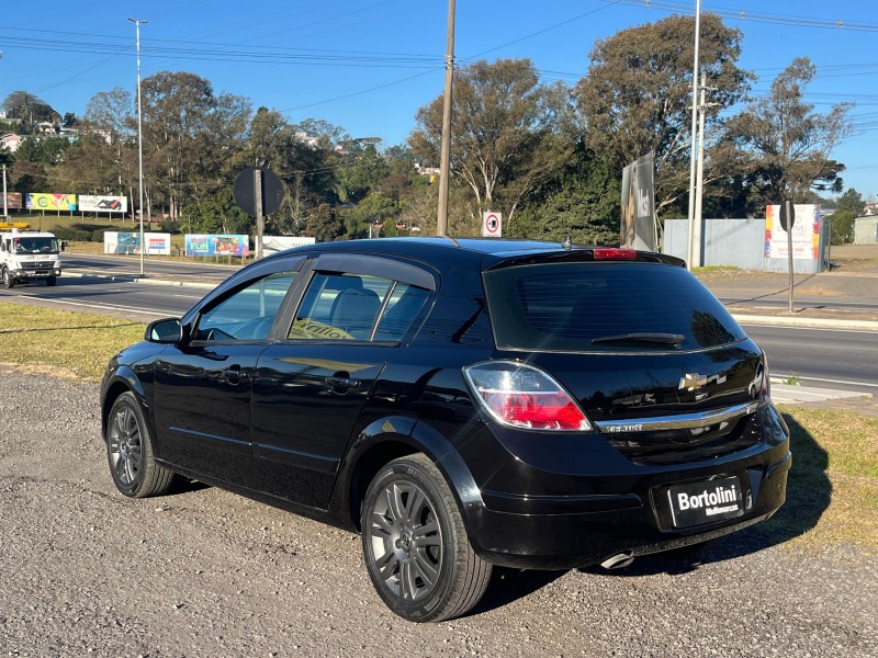 VECTRA 2.0 MPFI GT HATCH 8V FLEX 4P MANUAL - 2010 - FARROUPILHA