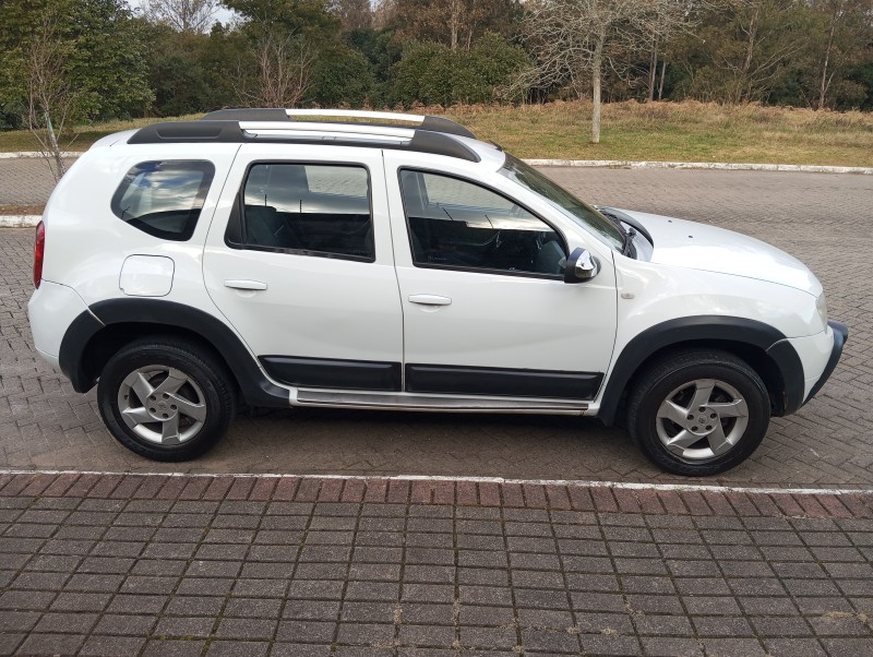 DUSTER 1.6 DYNAMIQUE 4X2 16V FLEX 4P MANUAL - 2013 - CAXIAS DO SUL