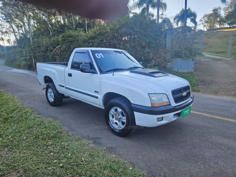 S10 2.4 MPFI ADVANTAGE 4X2 CS 8V FLEX 2P MANUAL - 2001 - VERANóPOLIS