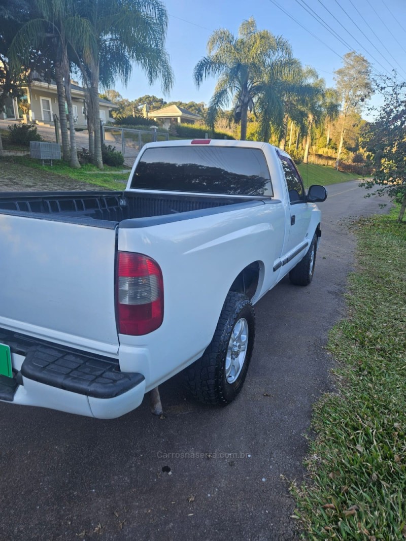 S10 2.4 MPFI ADVANTAGE 4X2 CS 8V FLEX 2P MANUAL - 2001 - VERANóPOLIS