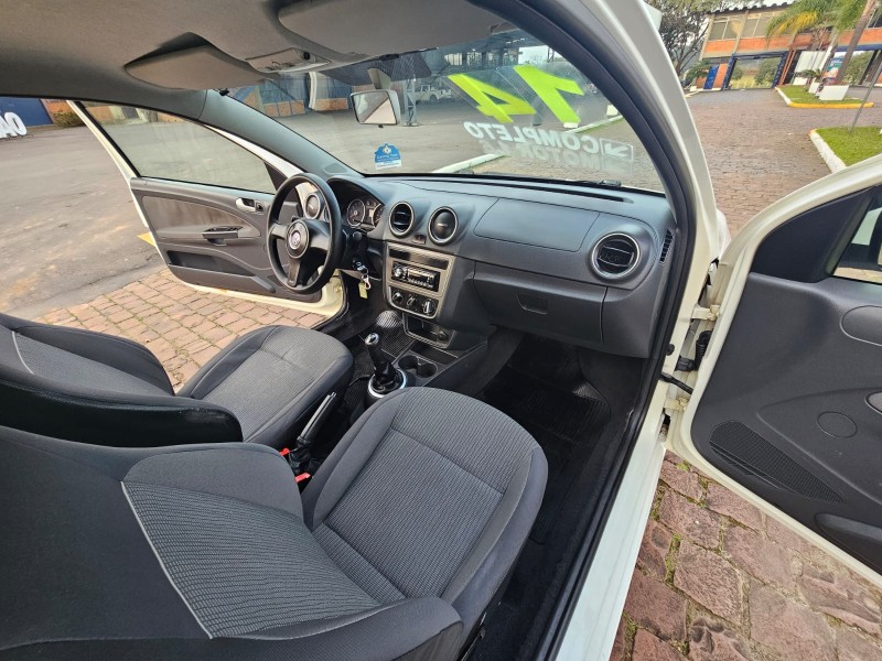 SAVEIRO 1.6 MI CE 8V FLEX 2P MANUAL G.VI - 2014 - VENâNCIO AIRES