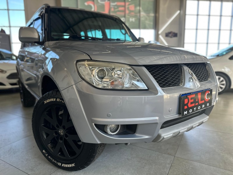 PAJERO TR4 2.0 4X4 16V 140CV FLEX 4P AUTOMÁTICO - 2010 - CAXIAS DO SUL