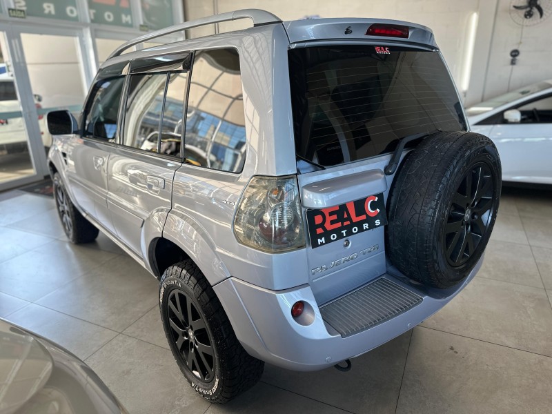 PAJERO TR4 2.0 4X4 16V 140CV FLEX 4P AUTOMÁTICO - 2010 - CAXIAS DO SUL