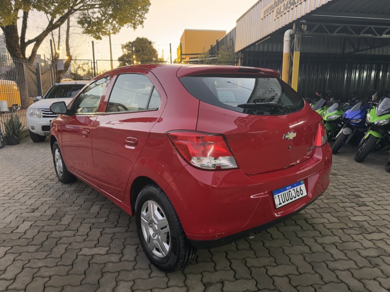 ONIX 1.0 MPFI LT 8V FLEX 4P MANUAL - 2014 - BENTO GONçALVES
