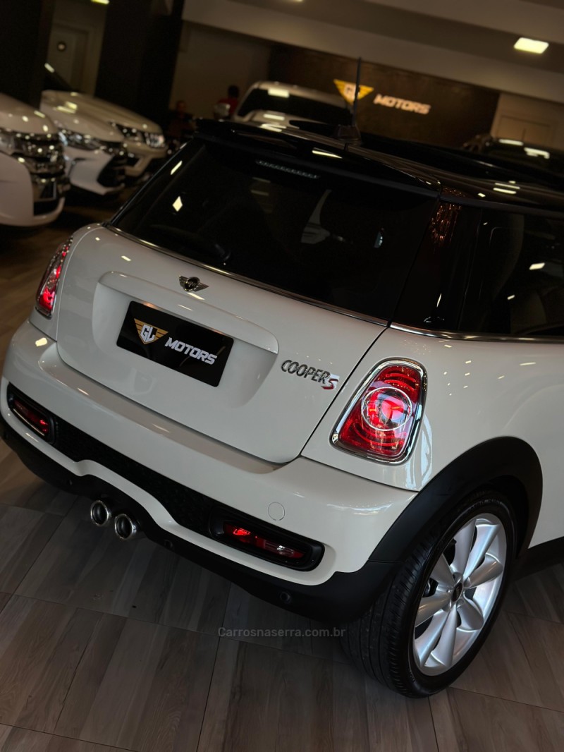COOPER 1.6 S 16V TURBO GASOLINA 2P AUTOMÁTICO - 2011 - CAXIAS DO SUL