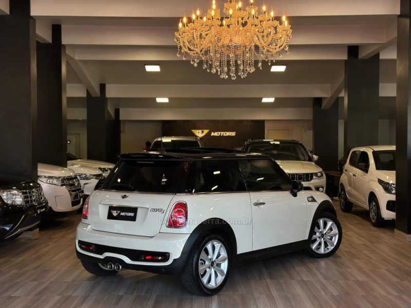 COOPER 1.6 S 16V TURBO GASOLINA 2P AUTOMÁTICO - 2011 - CAXIAS DO SUL
