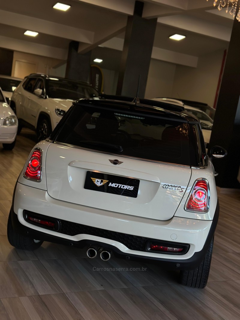 COOPER 1.6 S 16V TURBO GASOLINA 2P AUTOMÁTICO - 2011 - CAXIAS DO SUL