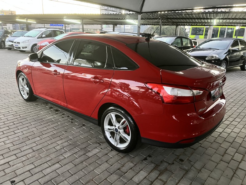 FOCUS 2.0 SE SEDAN 16V FLEX 4P AUTOMÁTICO - 2014 - CAXIAS DO SUL