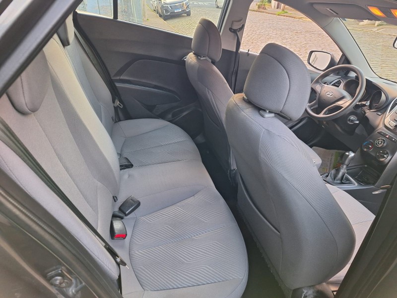 HB20S 1.6 COMFORT PLUS 16V FLEX 4P MANUAL - 2015 - CAXIAS DO SUL