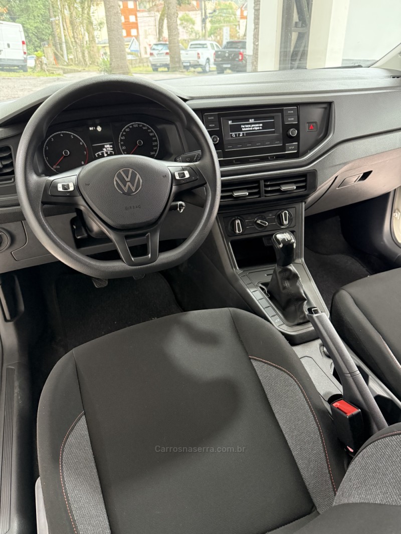 POLO 1.0 MPI TRACK 4P MANUAL - 2024 - CANELA