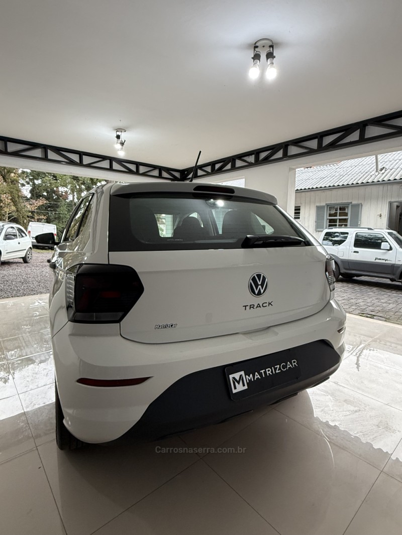 POLO 1.0 MPI TRACK 4P MANUAL - 2024 - CANELA