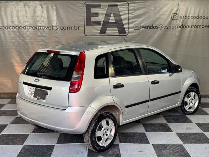 FIESTA 1.0 MPI PERSONNALITÉ 8V GASOLINA 4P MANUAL - 2005 - NOVA PRATA