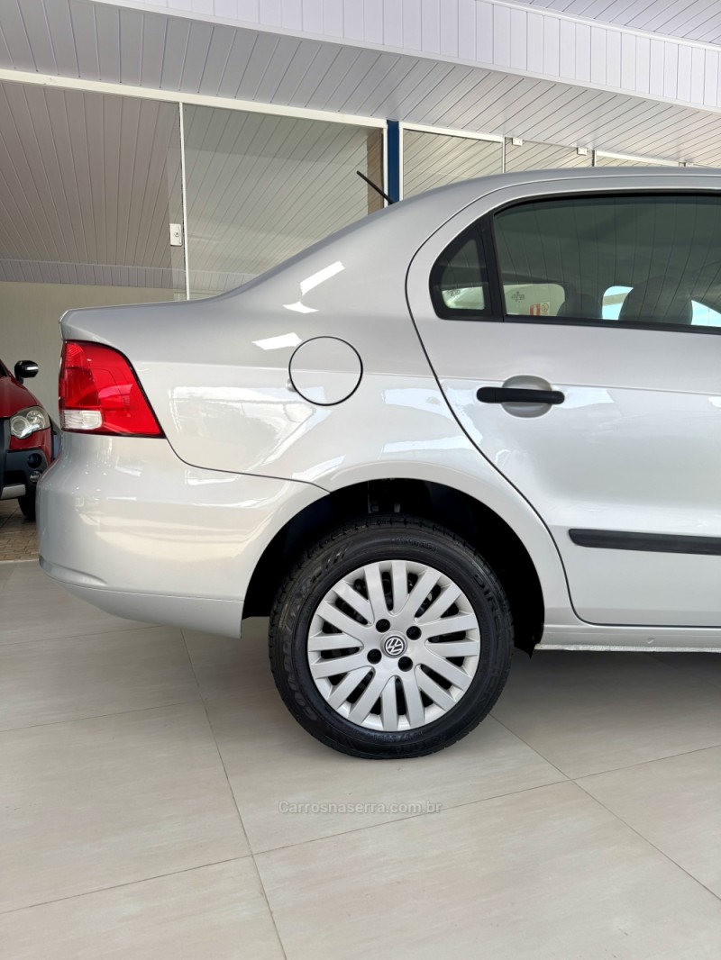 VOYAGE 1.6 MI 8V FLEX 4P MANUAL - 2011 - VILA FLORES