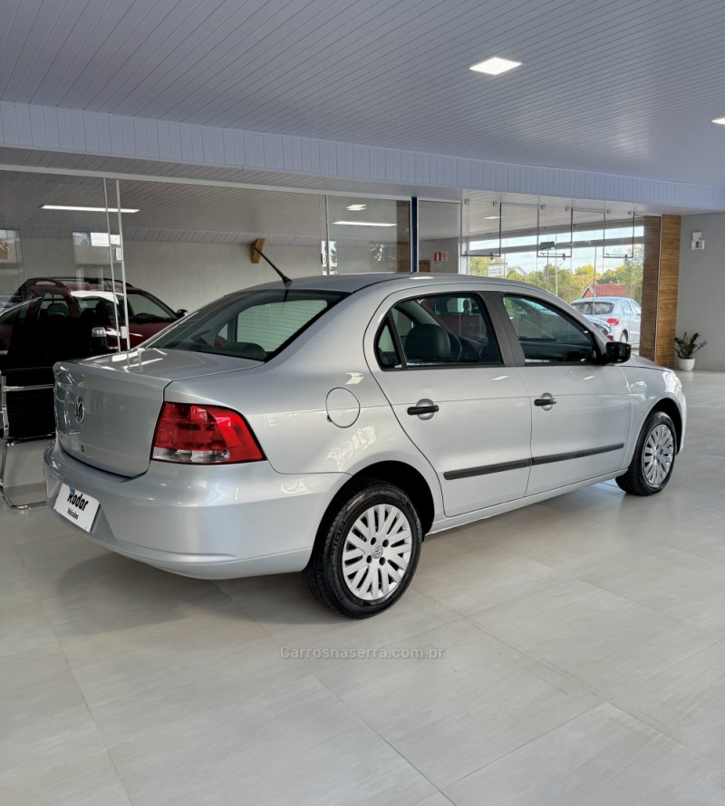 VOYAGE 1.6 MI 8V FLEX 4P MANUAL - 2011 - VILA FLORES