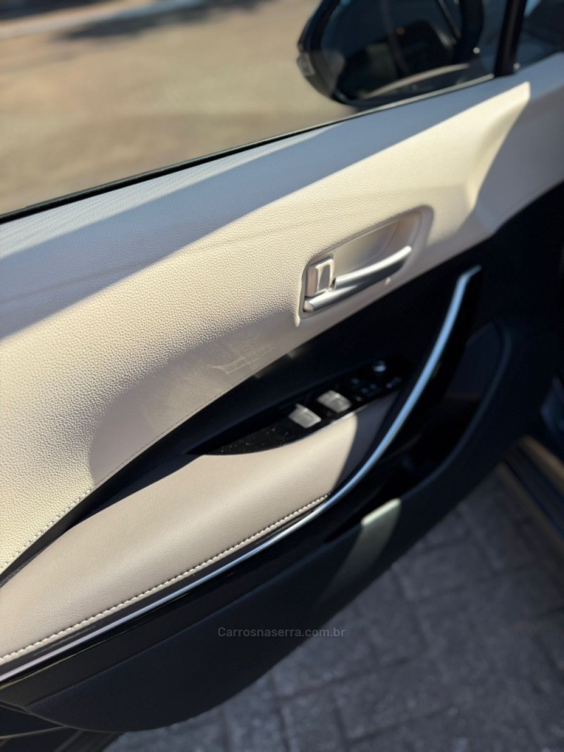 COROLLA 2.0 ALTIS PREMIUM 16V FLEX 4P AUTOMÁTICO - 2024 - BROCHIER