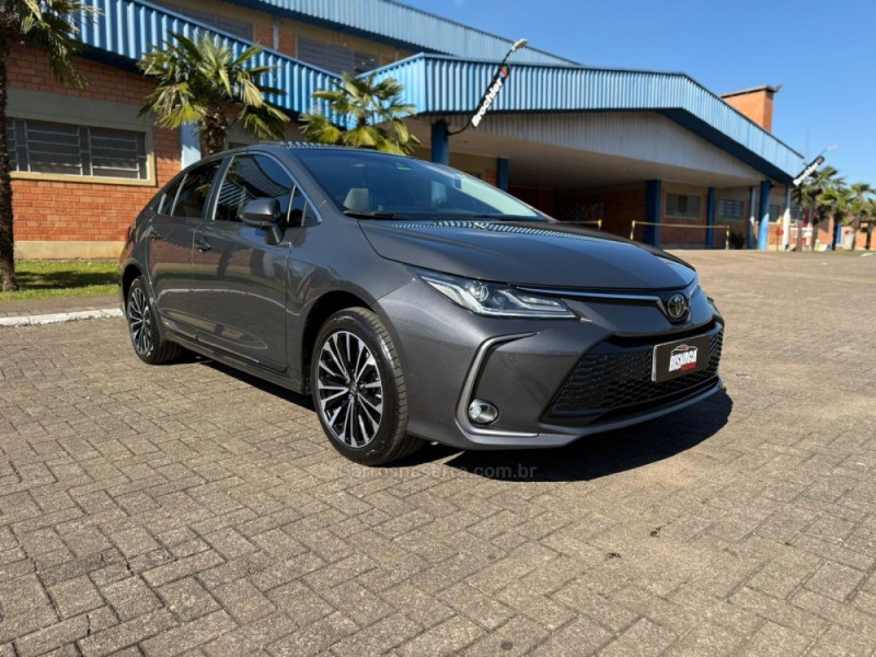 COROLLA 2.0 ALTIS PREMIUM 16V FLEX 4P AUTOMÁTICO - 2024 - BROCHIER