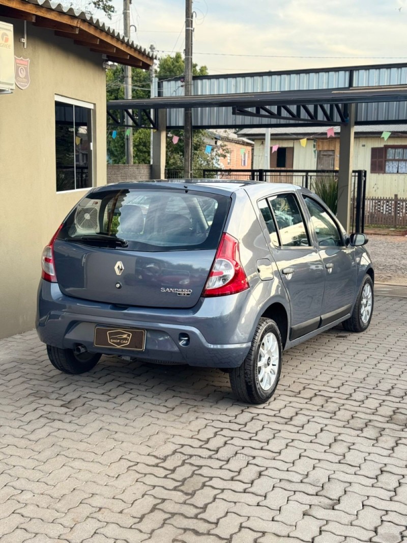 SANDERO 1.0 EXPRESSION 16V FLEX 4P MANUAL - 2009 - MONTENEGRO