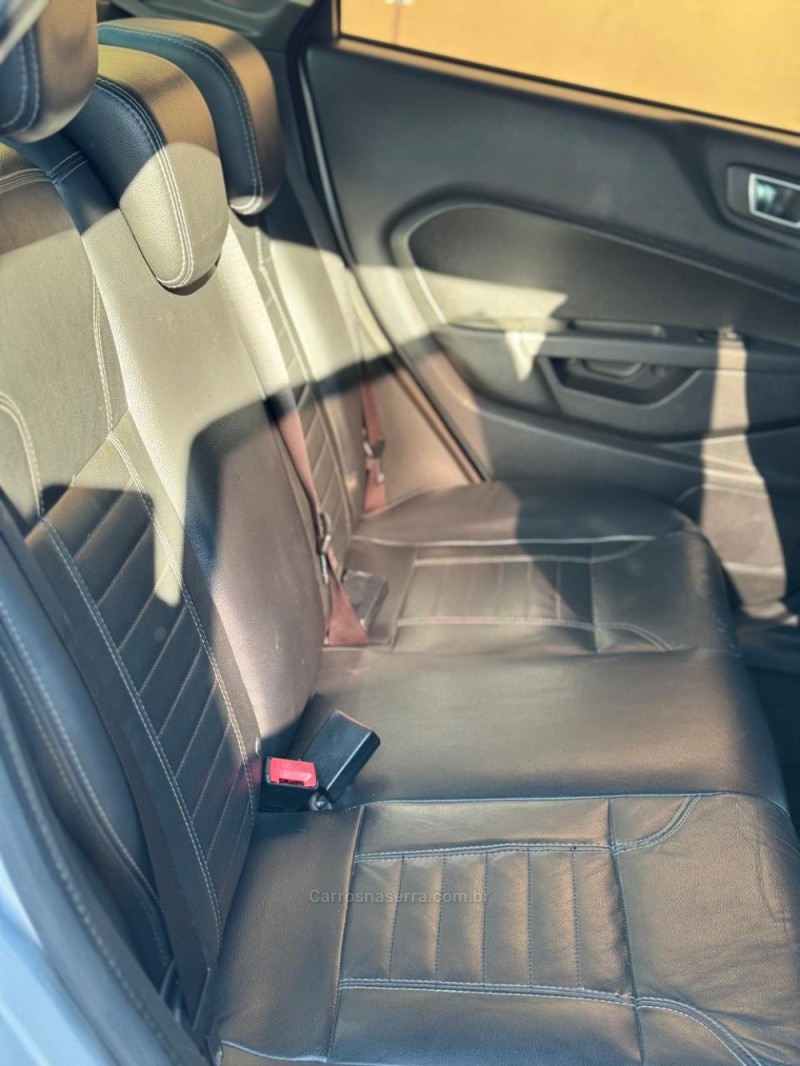 FIESTA 1.6 TITANIUM SEDAN 16V FLEX 4P AUTOMÁTICO - 2014 - MONTENEGRO