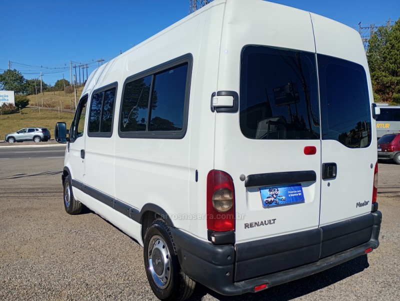 MASTER 2.5 DCI MINIBUS L2H2 16 LUGARES 16V DIESEL 3P MANUAL - 2009 - FARROUPILHA