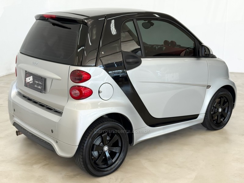 FORTWO 1.0 PASSION COUPÉ 3 CILINDROS 12V GASOLINA 2P AUTOMÁTICO - 2013 - CAXIAS DO SUL