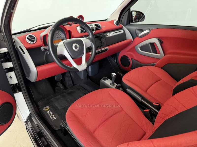 FORTWO 1.0 PASSION COUPÉ 3 CILINDROS 12V GASOLINA 2P AUTOMÁTICO - 2013 - CAXIAS DO SUL