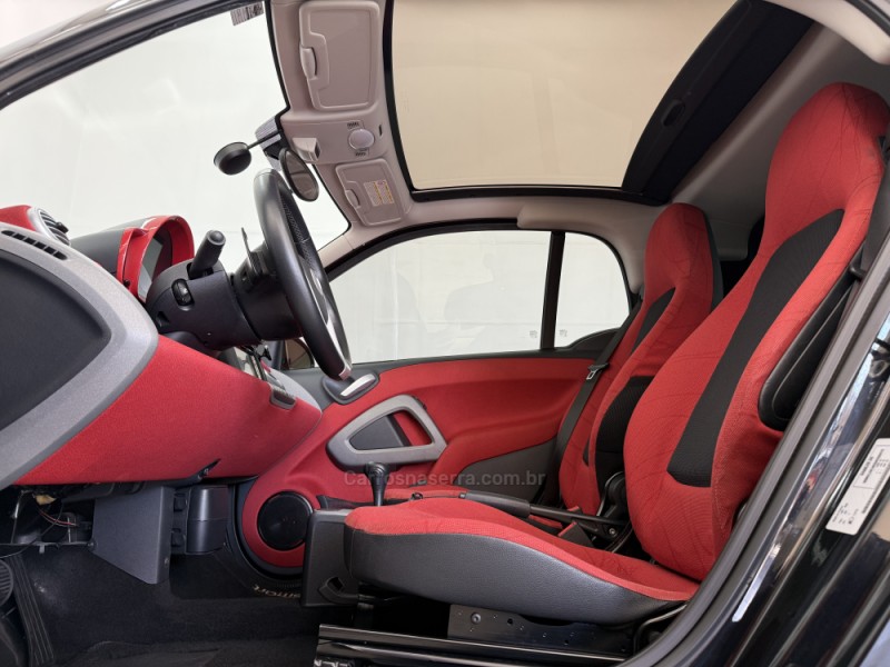 FORTWO 1.0 PASSION COUPÉ 3 CILINDROS 12V GASOLINA 2P AUTOMÁTICO - 2013 - CAXIAS DO SUL