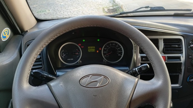 HR 2.5 LONGO BAÚ 4X2 16V 130CV TURBO INTERCOOLER DIESEL 2P MANUAL - 2010 - FARROUPILHA