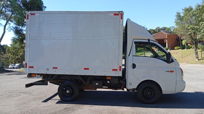 HR 2.5 LONGO BAÚ 4X2 16V 130CV TURBO INTERCOOLER DIESEL 2P MANUAL - 2010 - FARROUPILHA
