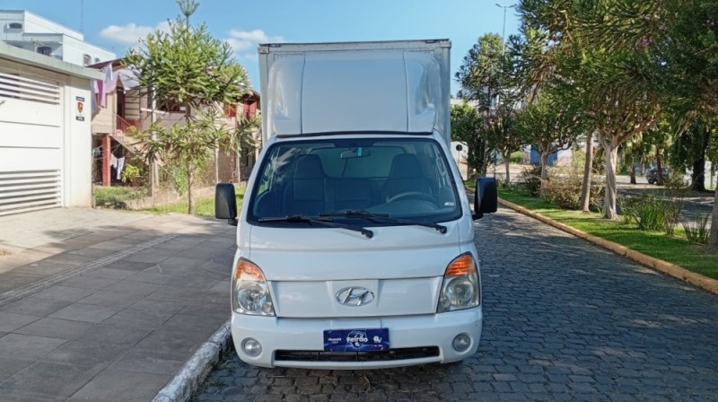 HR 2.5 LONGO BAÚ 4X2 16V 130CV TURBO INTERCOOLER DIESEL 2P MANUAL - 2010 - FARROUPILHA