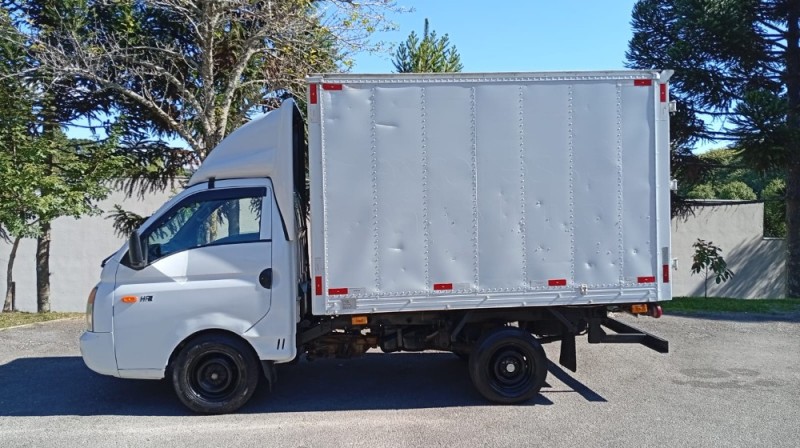 HR 2.5 LONGO BAÚ 4X2 16V 130CV TURBO INTERCOOLER DIESEL 2P MANUAL - 2010 - FARROUPILHA