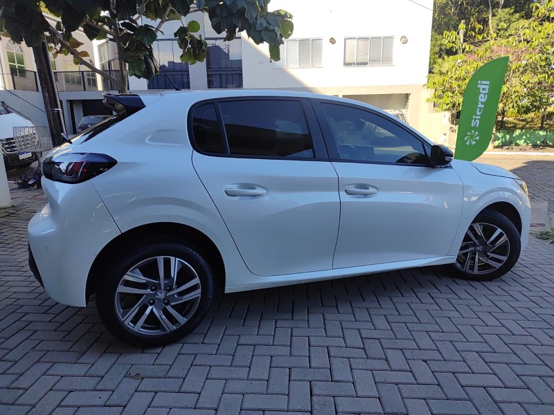 208 1.6 GRIFFE 16V FLEX 4P AUTOMÁTICO - 2022 - LAJEADO