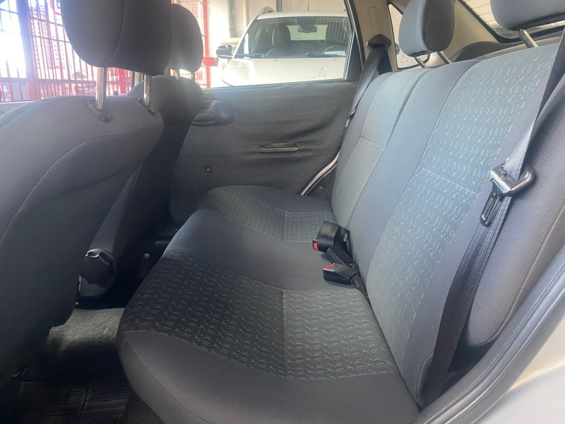 CORSA 1.0 MPFI 8V GASOLINA 4P MANUAL - 2001 - CAXIAS DO SUL