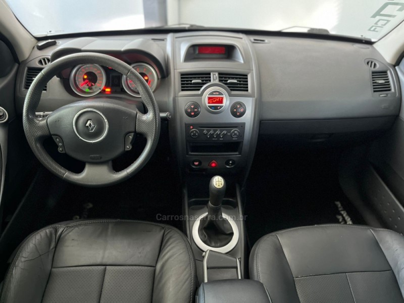 MÉGANE 1.6 DYNAMIQUE GRAND TOUR 16V FLEX 4P MANUAL - 2011 - NOVO HAMBURGO